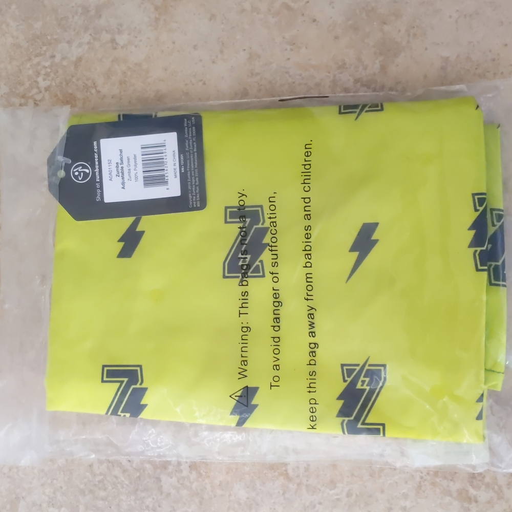 NWT Adjustable Zumba Satchel